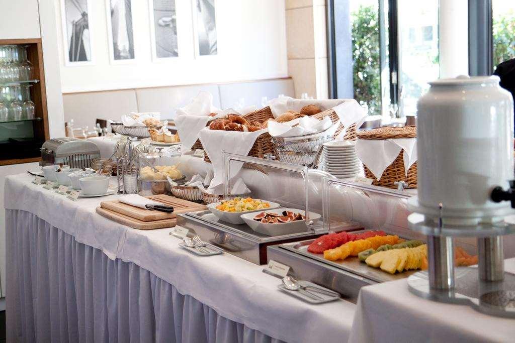 Qube Hotel Bahnstadt Хайделберг Ресторант снимка